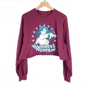 3/$25 Wonder Woman cropped pullover | Size XL